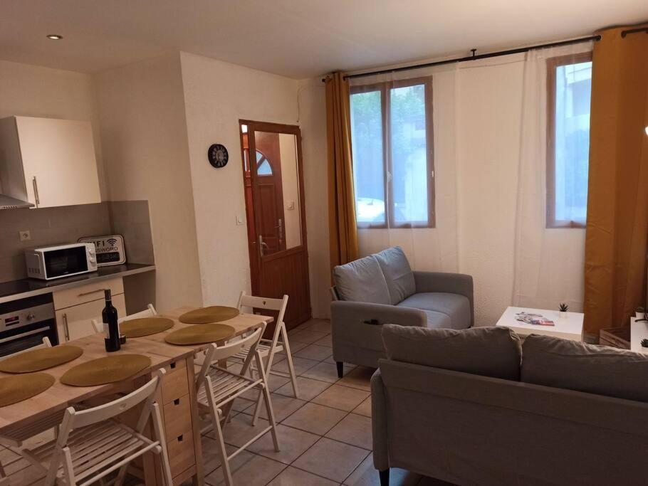 Chez Mylene Et J-P Villa Orange  Kültér fotó
